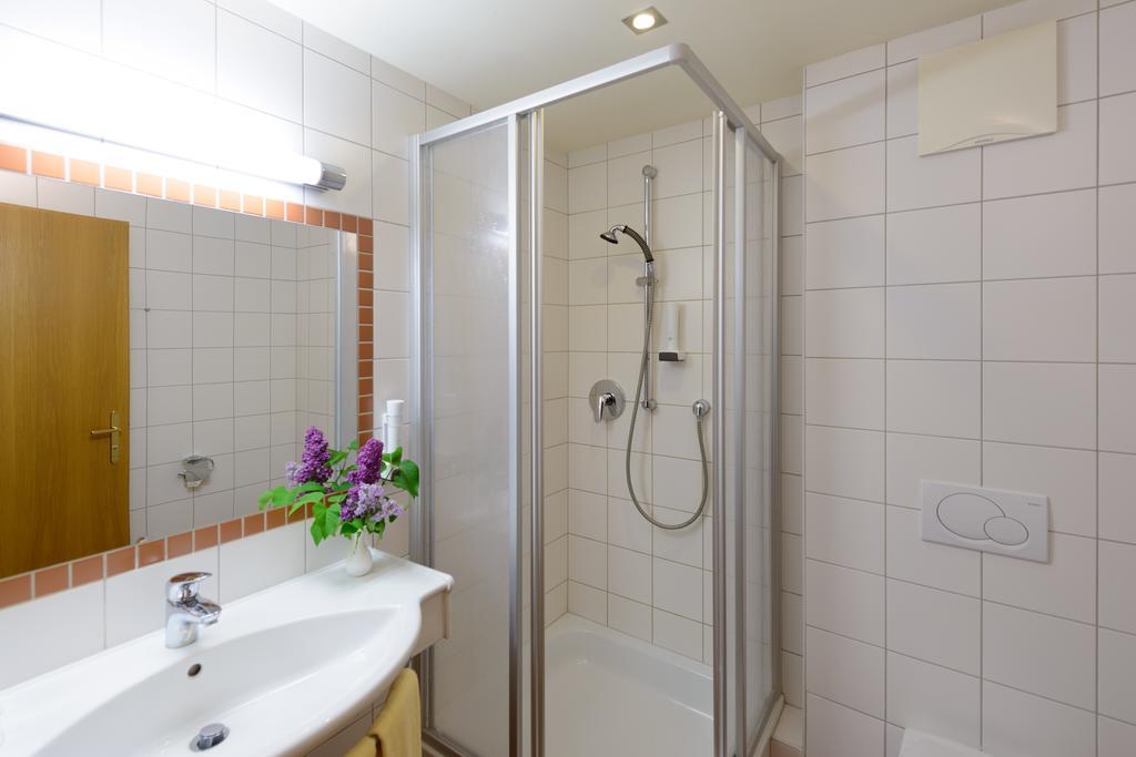 Gasthof Zur Strass Eugendorf Esterno foto
