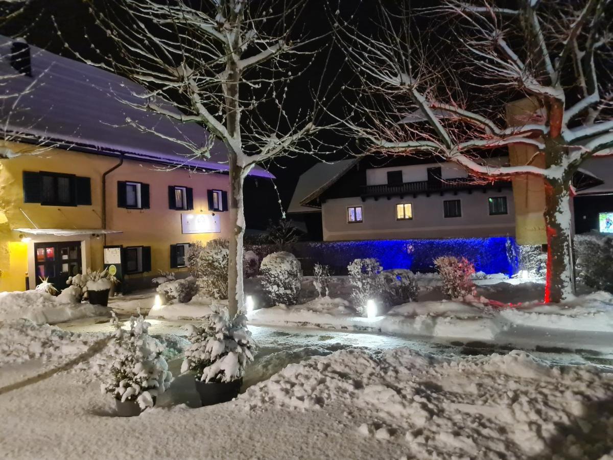 Gasthof Zur Strass Eugendorf Esterno foto