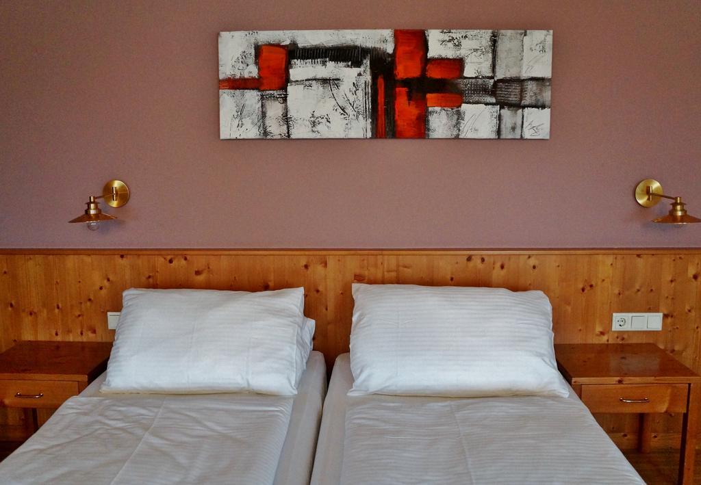 Gasthof Zur Strass Eugendorf Esterno foto